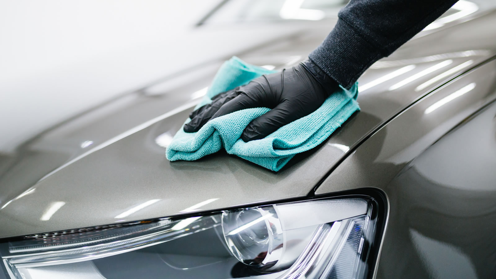 Lavage compartiment moteur - Car Detailing Le Mans